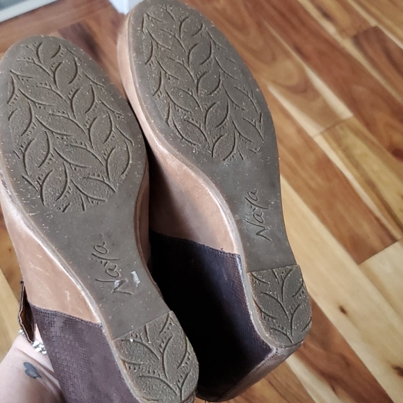 Naya Leather Wedges - Picture 5 of 5